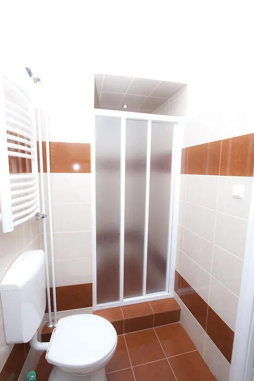 Andrassy Apartment With Inside Parking بودابست المجر