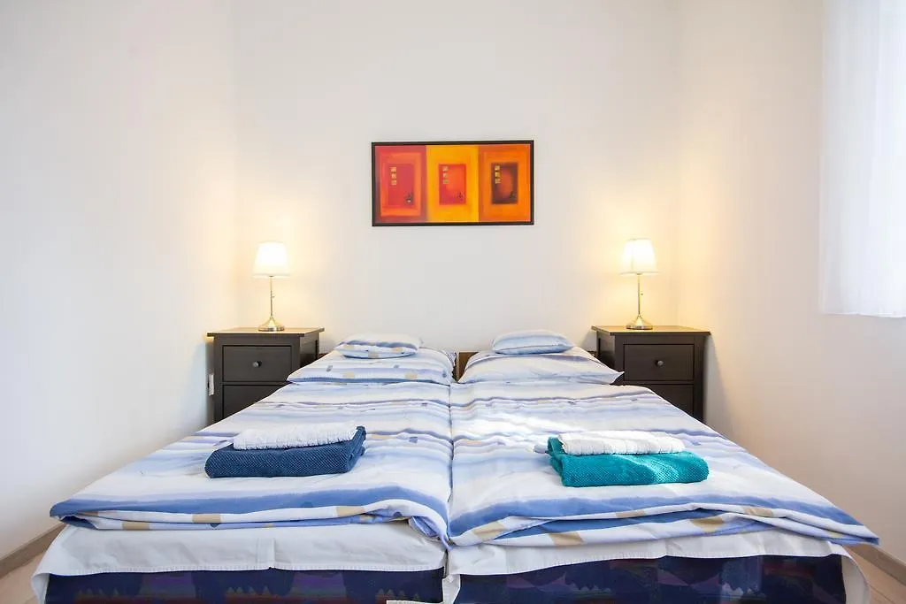Andrassy Apartment With Inside Parking بودابست 0*,