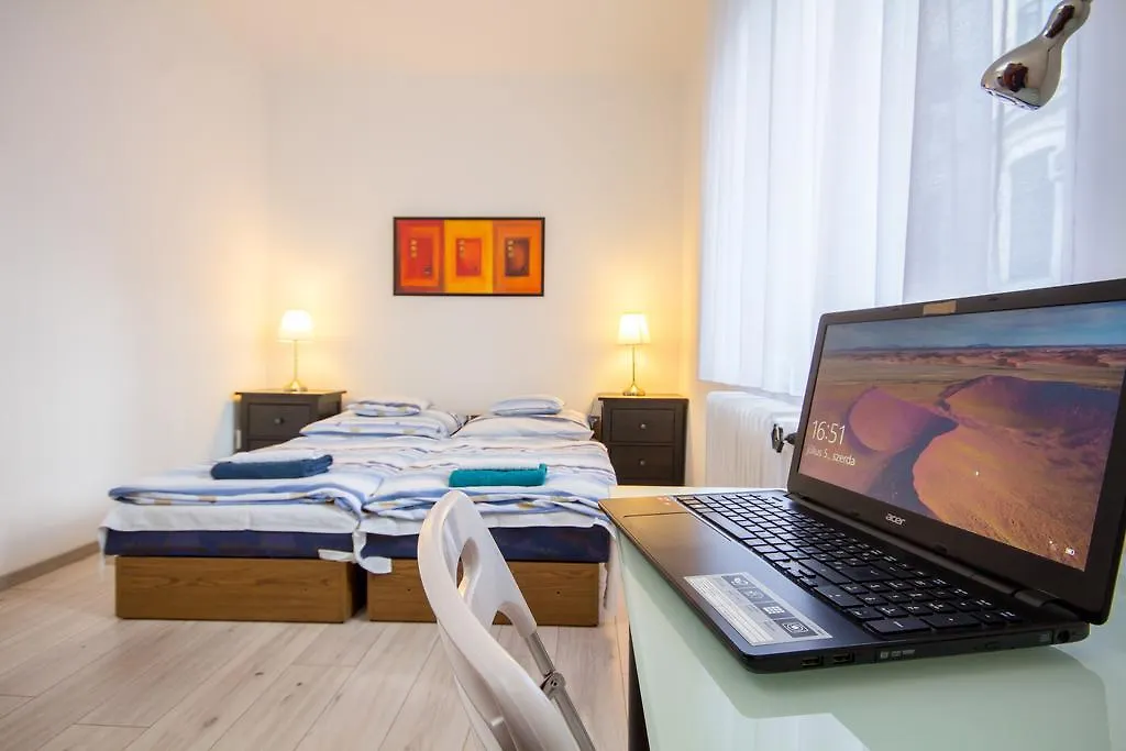 Andrassy Apartment With Inside Parking بودابست