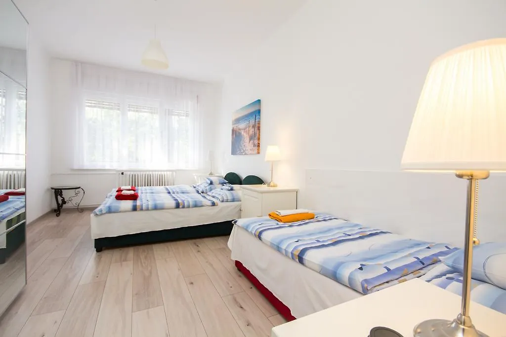 Andrassy Apartment With Inside Parking بودابست المجر