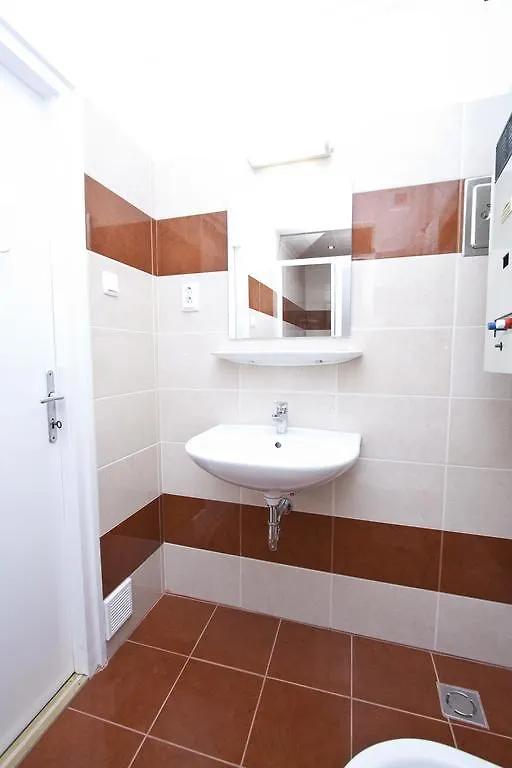Andrassy Apartment With Inside Parking بودابست